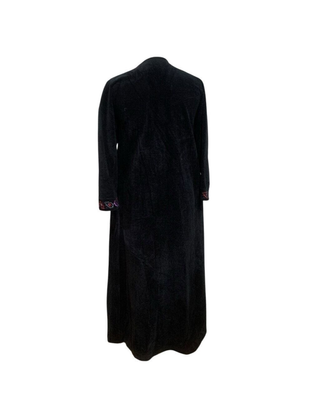 Vntg embroidered Vanity Fair black plush front zip house robe with two pockets - Picture 6 of 7